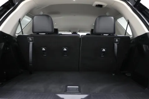 Photos of 2023 Honda Pilot EX-L 7 Passenger for sale in Clinton, MO at Jim Falk Motors