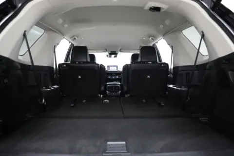 Another view of 2023 Honda Pilot EX-L 7 Passenger for sale in Clinton, MO at Jim Falk Motors