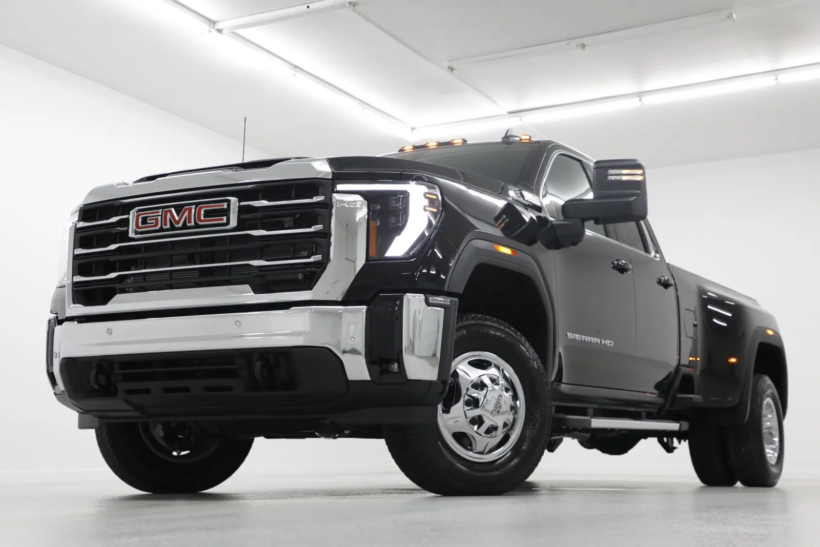 Black 2026 GMC Sierra 3500HD SLE DRW for sale in Clinton, MO