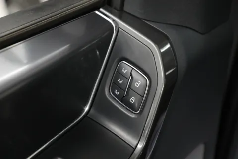 More photos of 2022 Ford F-150 LARIAT at Jim Falk Motors, MO