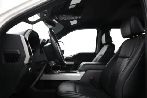 More photos of 2022 Ford Super Duty F-250 SRW LARIAT at Jim Falk Motors, MO