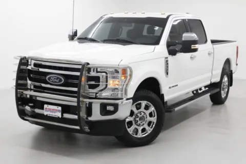 More photos of 2022 Ford Super Duty F-250 SRW LARIAT at Jim Falk Motors, MO