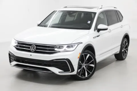 More photos of 2022 Volkswagen Tiguan SEL R-Line at Jim Falk Motors, MO