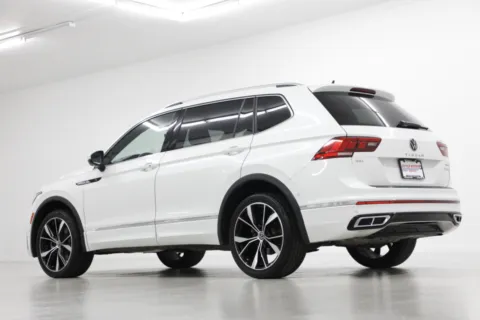 More photos of 2022 Volkswagen Tiguan SEL R-Line at Jim Falk Motors, MO