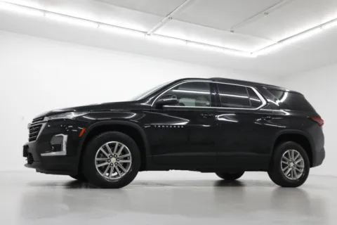 Photos of 2023 Chevrolet Traverse LT for sale in Clinton, MO at Jim Falk Motors