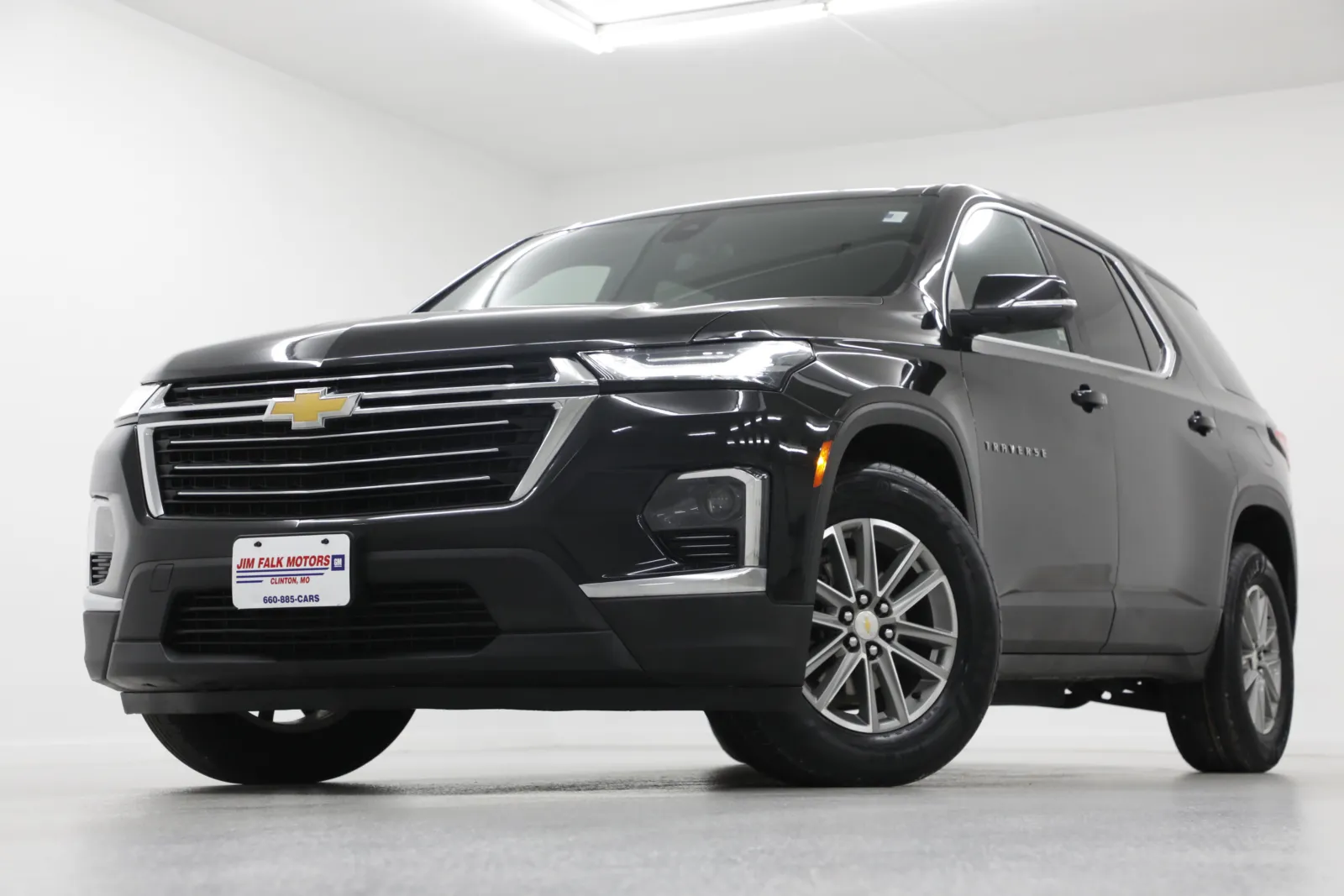 Black 2023 Chevrolet Traverse LT for sale in Clinton, MO