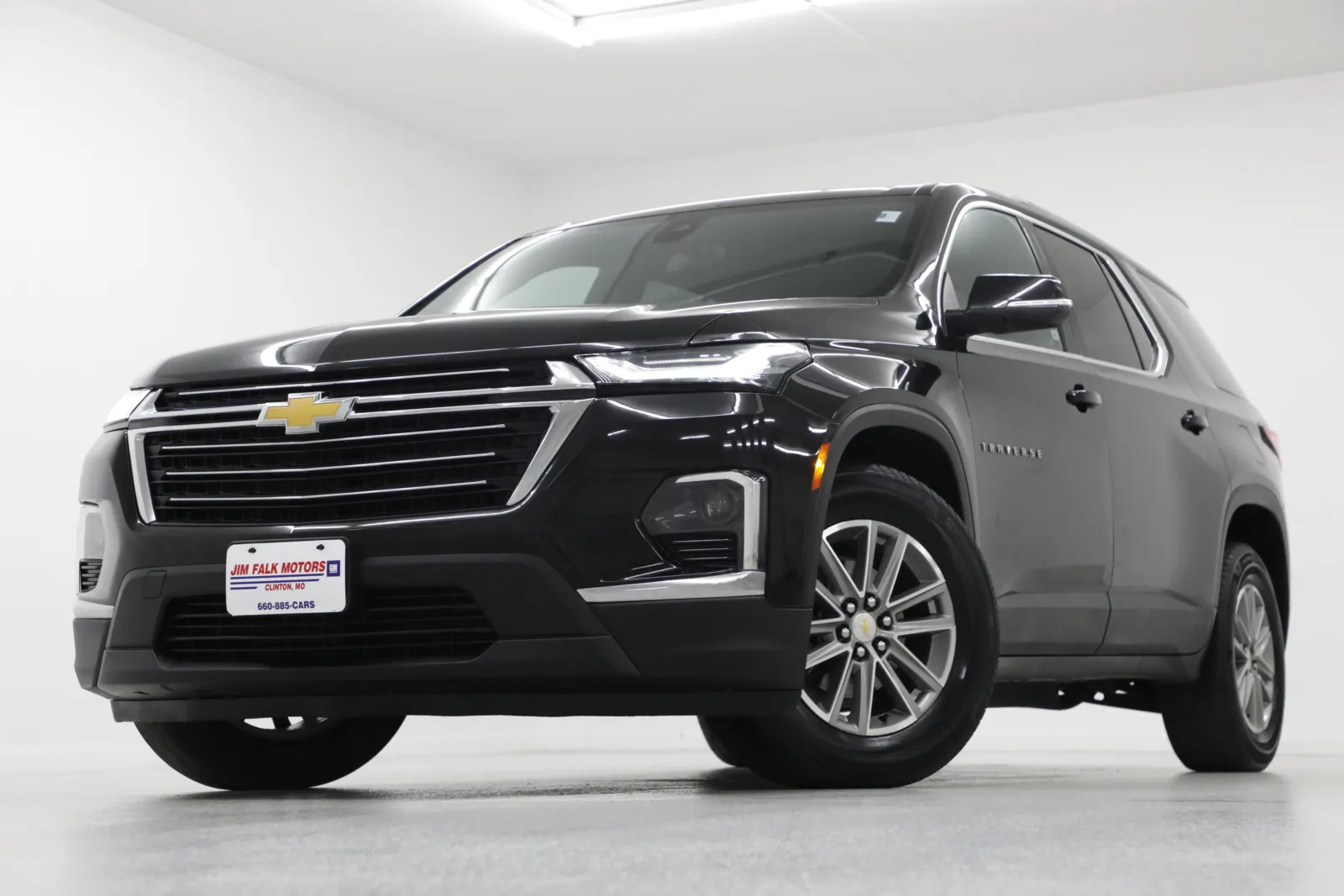 Black 2023 Chevrolet Traverse LT for sale in Clinton, MO
