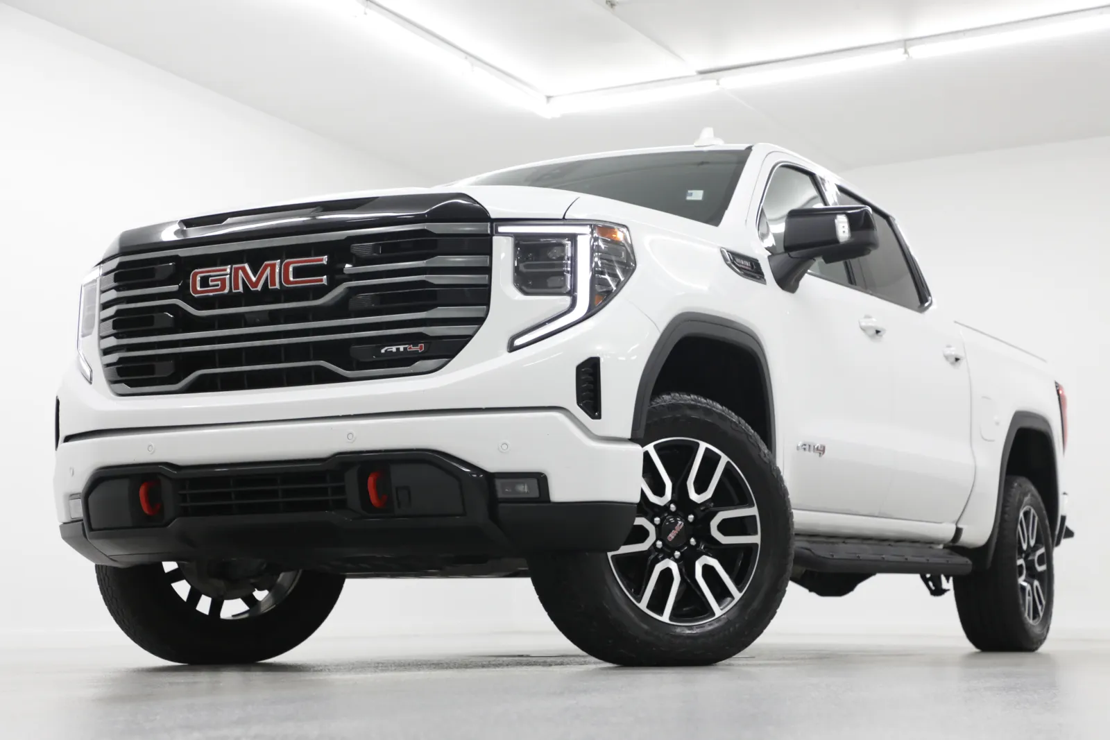 White 2025 GMC Sierra 1500 AT4 for sale in Clinton, MO