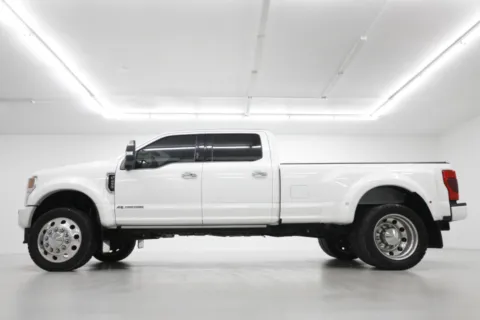 Another view of 2022 Ford Super Duty F-450 DRW Platinum for sale in Clinton, MO at Jim Falk Motors