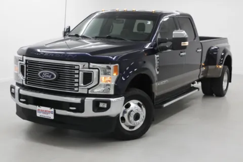 More photos of 2022 Ford Super Duty F-350 DRW LARIAT at Jim Falk Motors, MO
