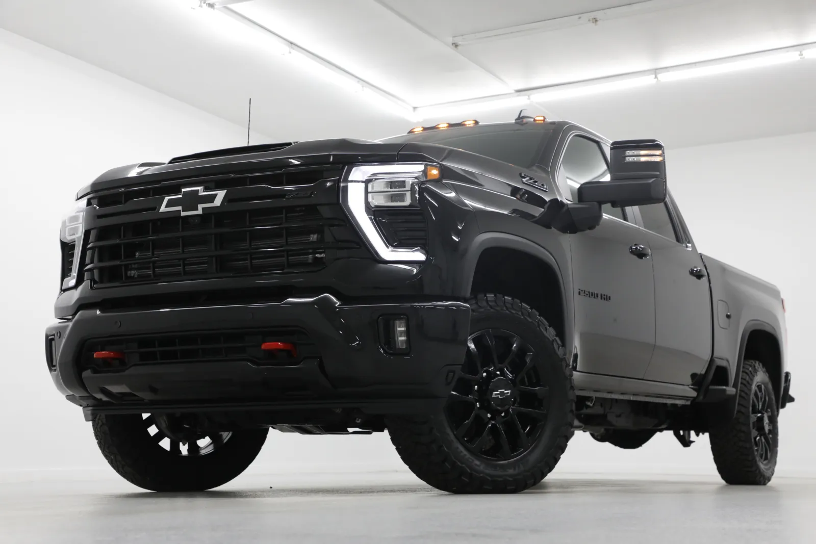 Black 2026 Chevrolet Silverado 2500 HD LT for sale in Clinton, MO