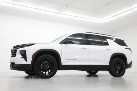 Photos of 2026 Chevrolet Traverse LT for sale in Clinton, MO at Jim Falk Motors