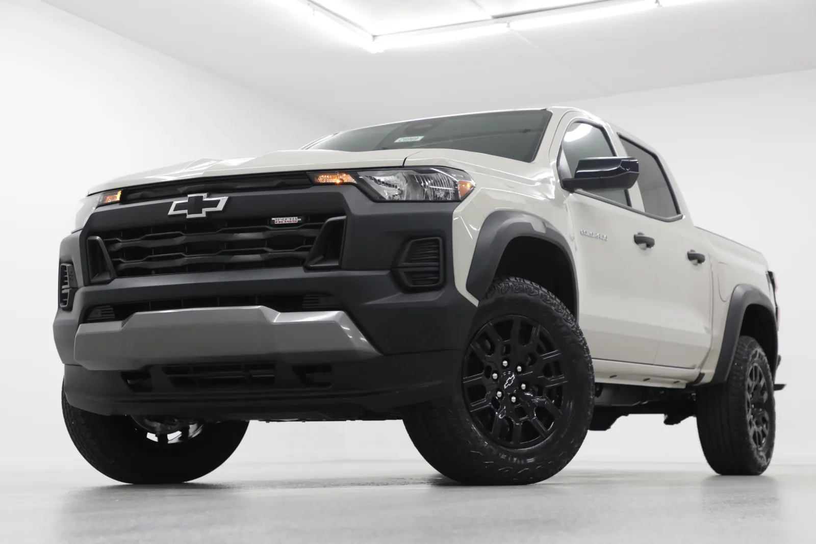 White 2026 Chevrolet Colorado Trail Boss for sale in Clinton, MO