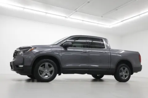 Photos of 2022 Honda Ridgeline RTL-E for sale in Clinton, MO at Jim Falk Motors