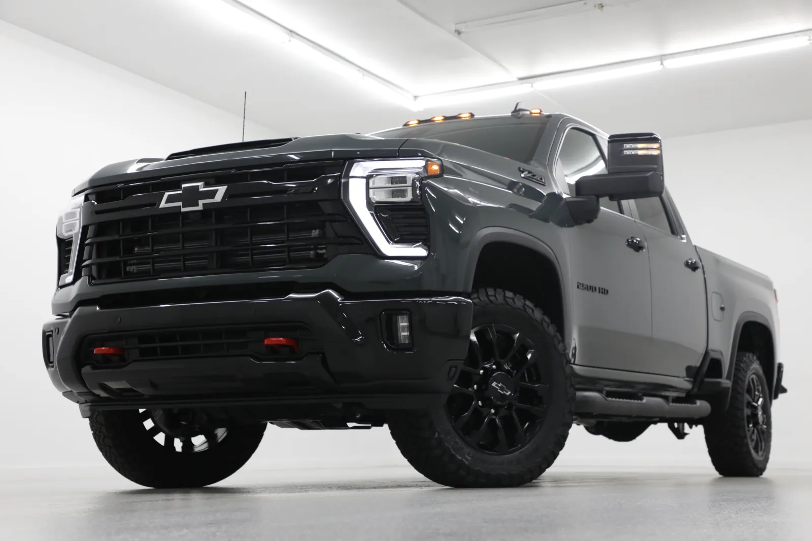 Gray 2026 Chevrolet Silverado 2500 HD LT for sale in Clinton, MO
