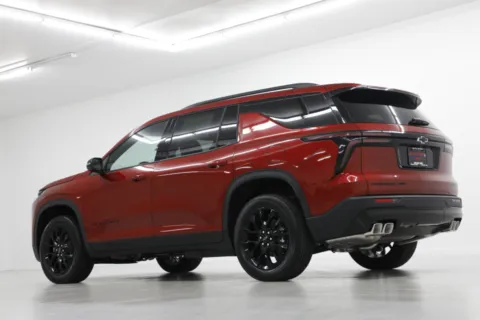 More photos of 2026 Chevrolet Traverse LT at Jim Falk Motors, MO