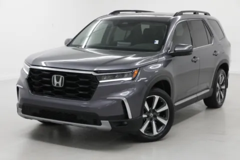 More photos of 2023 Honda Pilot Touring at Jim Falk Motors, MO