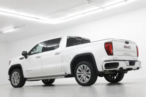 More photos of 2021 GMC Sierra 1500 Denali at Jim Falk Motors, MO