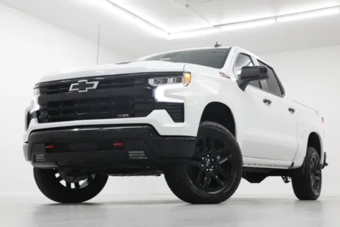 White 2026 Chevrolet Silverado 1500 LT Trail Boss for sale in Clinton, MO