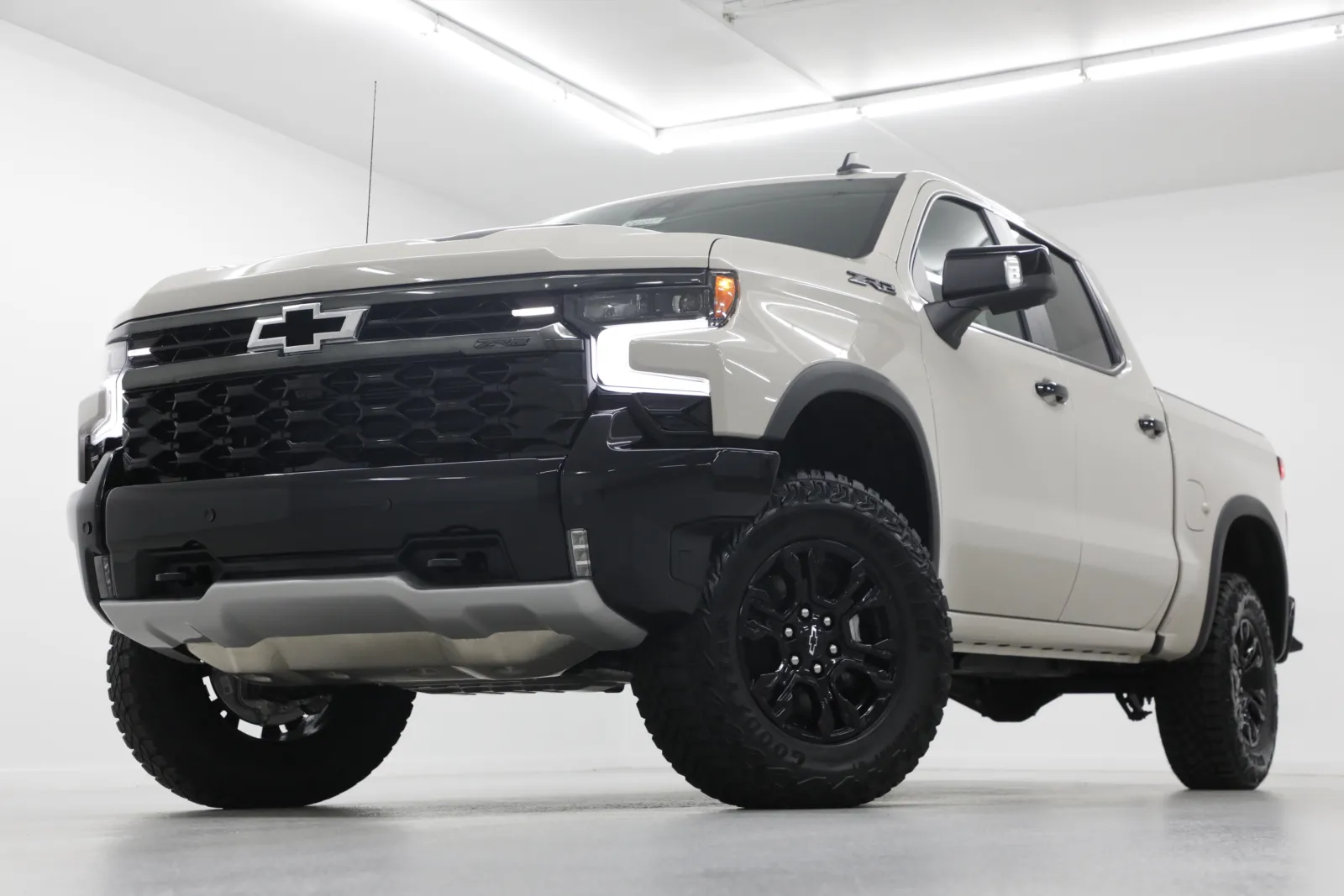 White 2026 Chevrolet Silverado 1500 ZR2 for sale in Clinton, MO