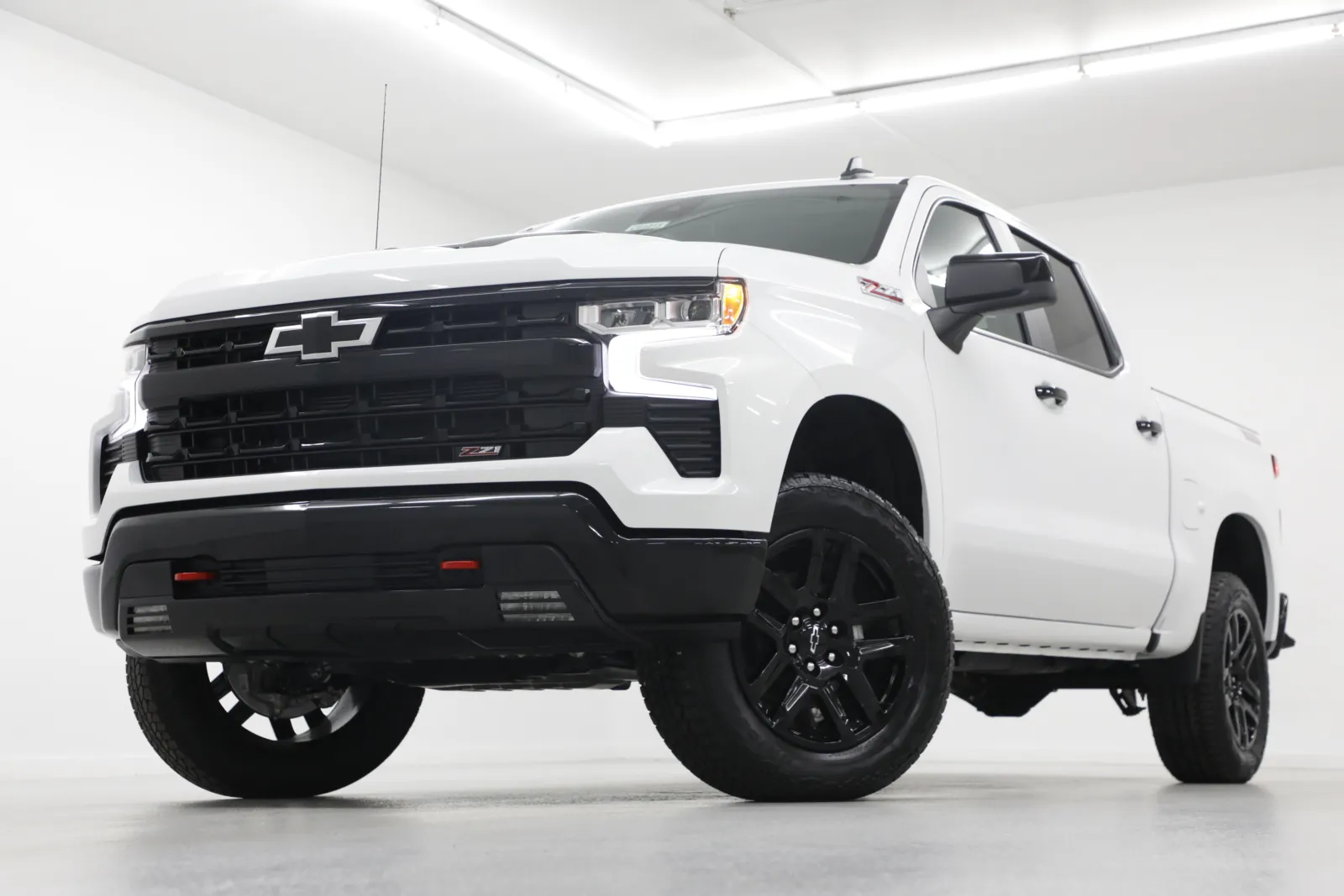 White 2026 Chevrolet Silverado 1500 LT Trail Boss for sale in Clinton, MO