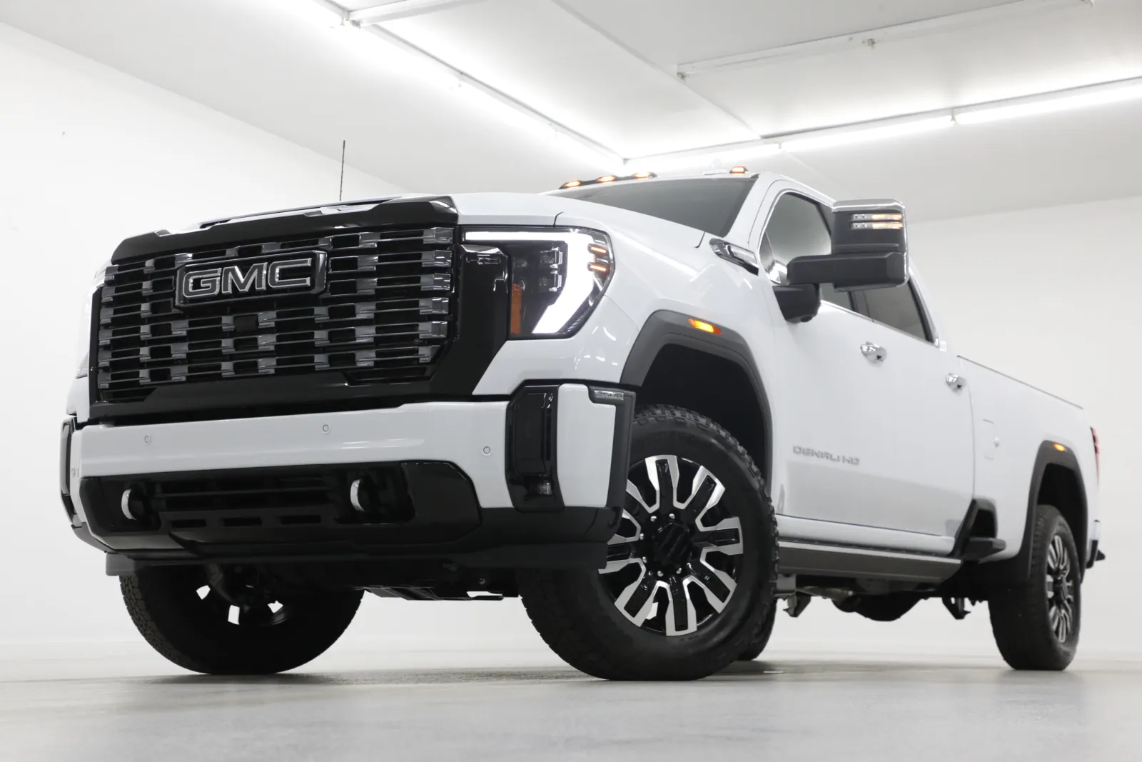 White 2026 GMC Sierra 2500 HD Denali Ultimate for sale in Clinton, MO