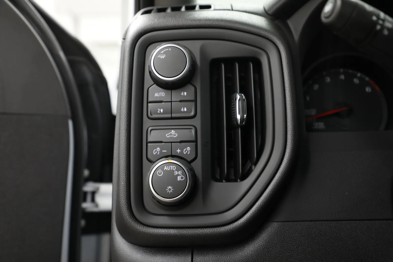 2026 Chevrolet Silverado 1500 Custom Trail Boss - Photo 21