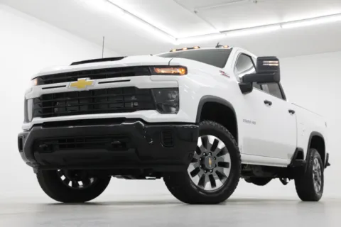 White 2026 Chevrolet Silverado 2500 HD Custom for sale in Clinton, MO