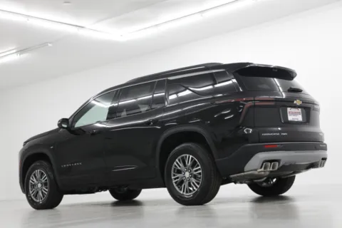 More photos of 2026 Chevrolet Traverse LT at Jim Falk Motors, MO