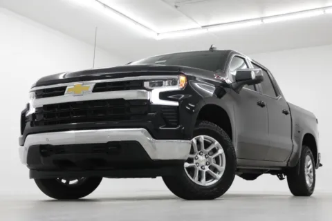Black 2026 Chevrolet Silverado 1500 LT for sale in Clinton, MO