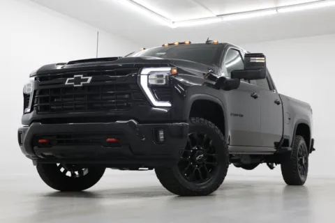 Black 2026 Chevrolet Silverado 2500 HD LT for sale in Clinton, MO