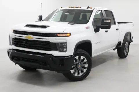 More photos of 2026 Chevrolet Silverado 2500 HD Custom at Jim Falk Motors, MO