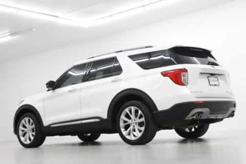 More photos of 2022 Ford Explorer Platinum at Jim Falk Motors, MO