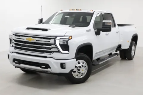 More photos of 2026 Chevrolet Silverado 3500 HD High Country at Jim Falk Motors, MO
