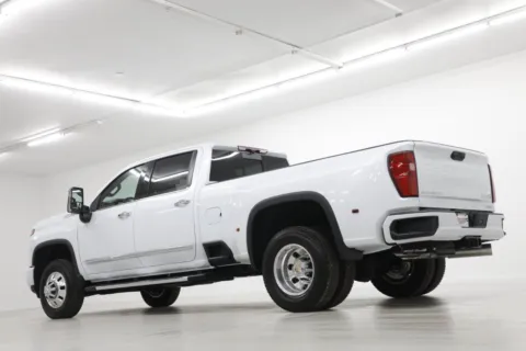 More photos of 2026 Chevrolet Silverado 3500 HD High Country at Jim Falk Motors, MO