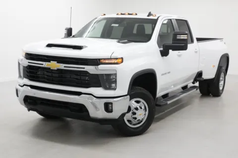 More photos of 2026 Chevrolet Silverado 3500 HD DRW LT at Jim Falk Motors, MO