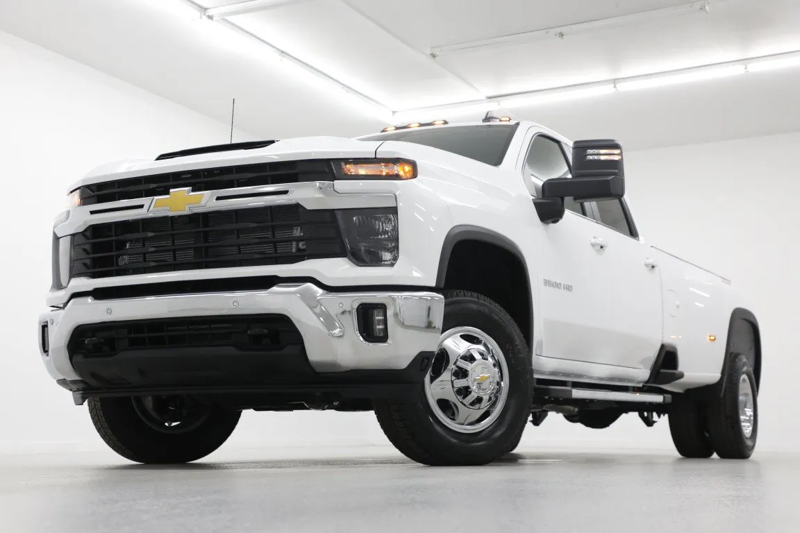 White 2026 Chevrolet Silverado 3500 HD DRW LT for sale in Clinton, MO