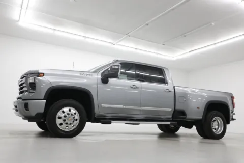 Photos of 2026 Chevrolet Silverado 3500 HD DRW High Country for sale in Clinton, MO at Jim Falk Motors