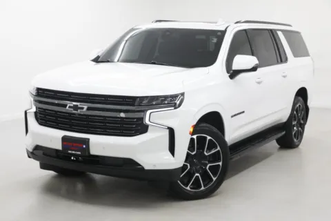 More photos of 2022 Chevrolet Suburban RST at Jim Falk Motors, MO