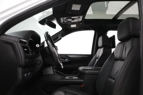 More photos of 2022 Chevrolet Suburban RST at Jim Falk Motors, MO