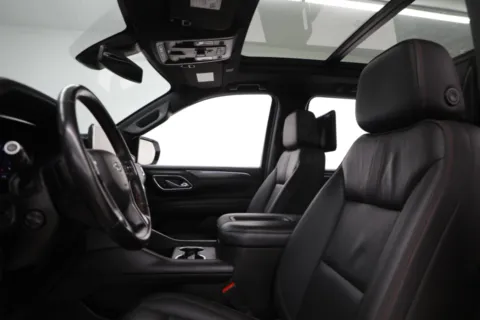 More photos of 2022 Chevrolet Suburban RST at Jim Falk Motors, MO