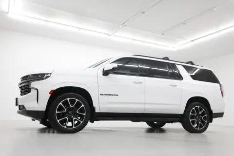 Photos of 2022 Chevrolet Suburban RST for sale in Clinton, MO at Jim Falk Motors