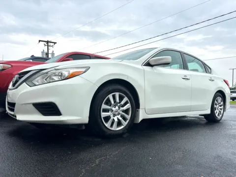 White 2016 Nissan Altima 2.5 S for sale in Clinton, MO