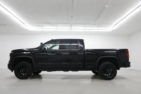 Another view of 2026 Chevrolet Silverado 3500 HD High Country for sale in Clinton, MO at Jim Falk Motors