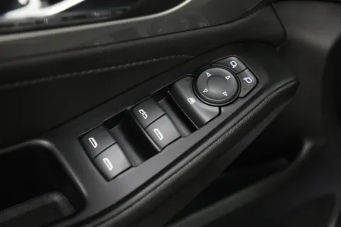 More photos of 2023 Chevrolet Traverse LT Cloth at Jim Falk Motors, MO