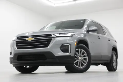 Gray 2023 Chevrolet Traverse LT Cloth for sale in Clinton, MO