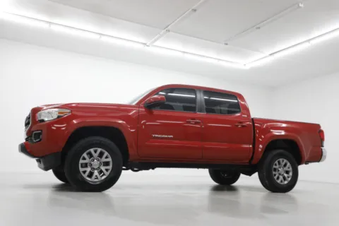 Photos of 2018 Toyota Tacoma SR5 for sale in Clinton, MO at Jim Falk Motors