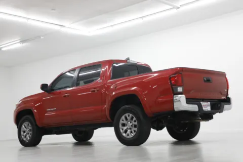 More photos of 2018 Toyota Tacoma SR5 at Jim Falk Motors, MO