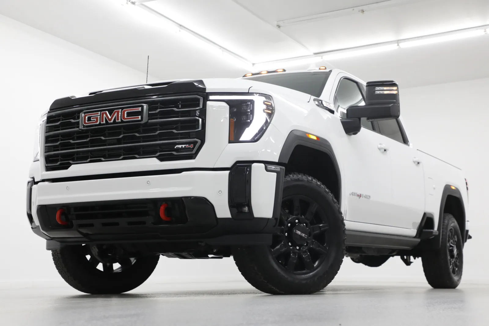White 2026 GMC Sierra 2500 HD AT4 for sale in Clinton, MO
