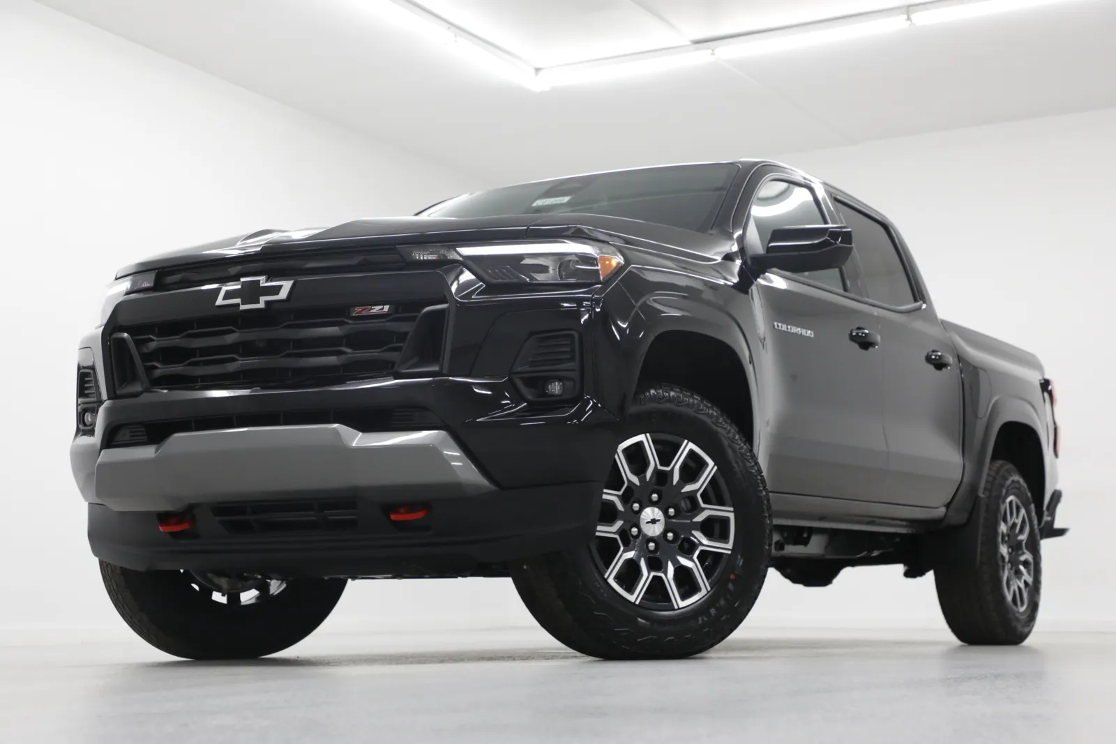 Black 2026 Chevrolet Colorado Z71 for sale in Clinton, MO